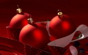 红色圣诞节彩球图片 圣诞树彩球图片 五彩圣诞节彩球壁纸 节日壁纸